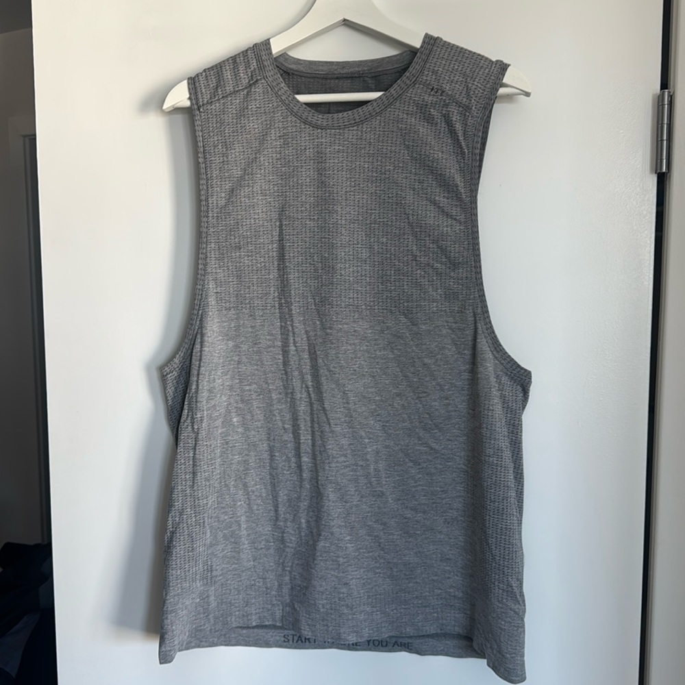 Lululemon men’s metal vent muscle shirt